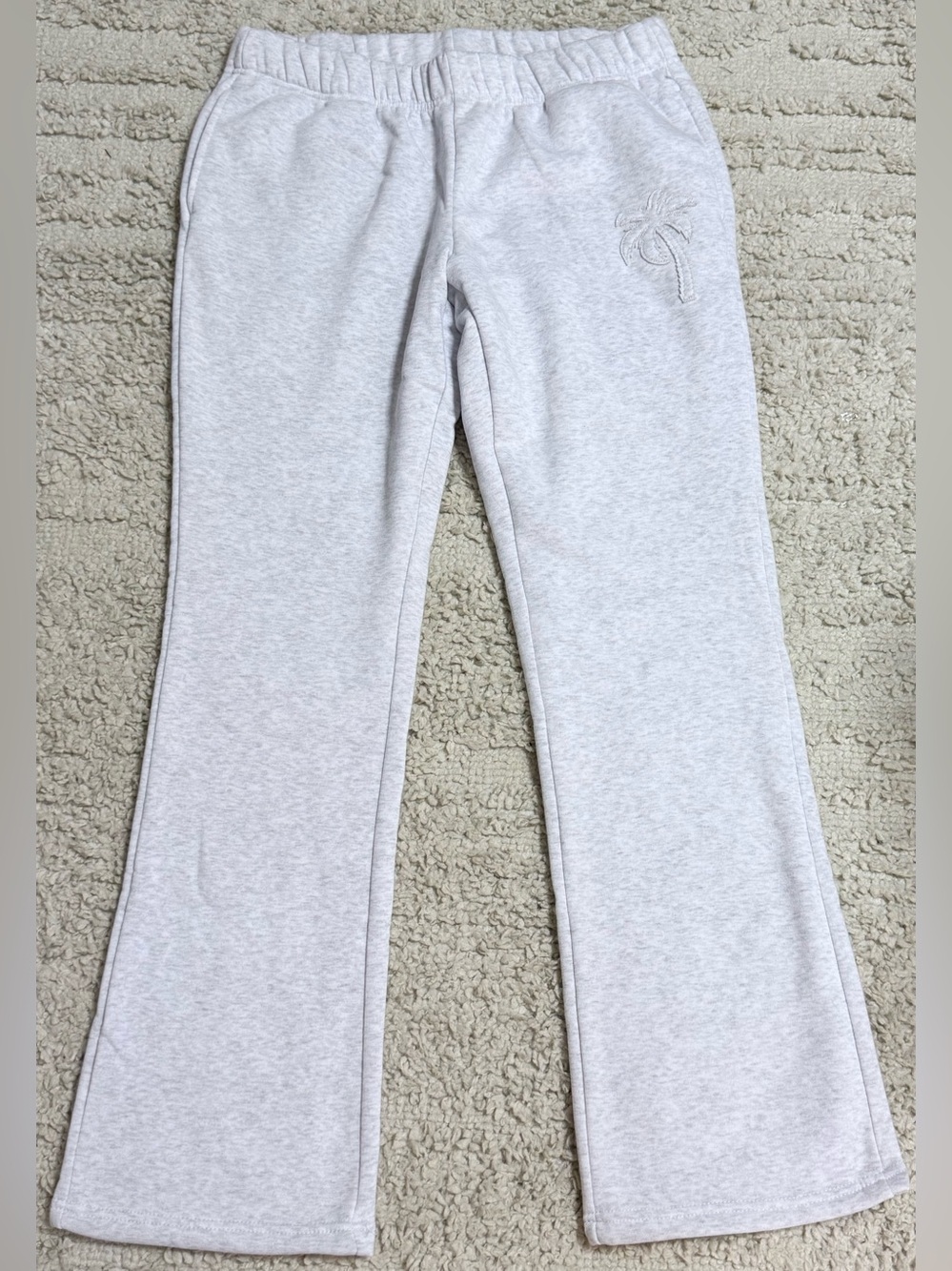 New Full Tilt midrise slim fit boot cut palm tree appliqué fleece sweatpant sz L